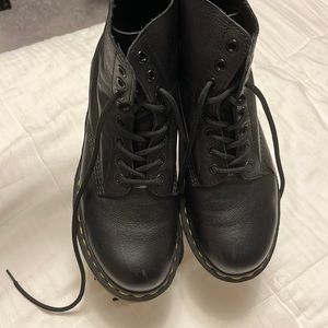 Dr. Martens pascal soft leather boots
